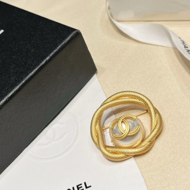 Chanel Brooch 12lyh76 (9)