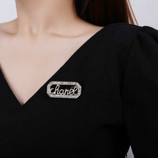Chanel Brooch 12lyh83 (7)