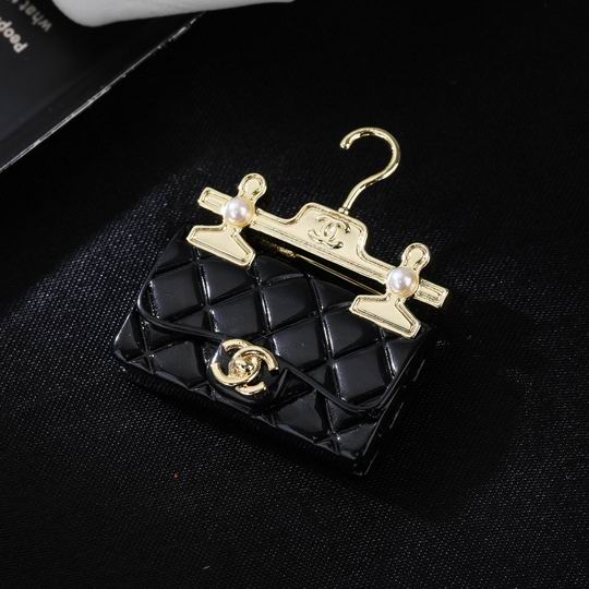 Chanel Brooch 12lyh89 (2)