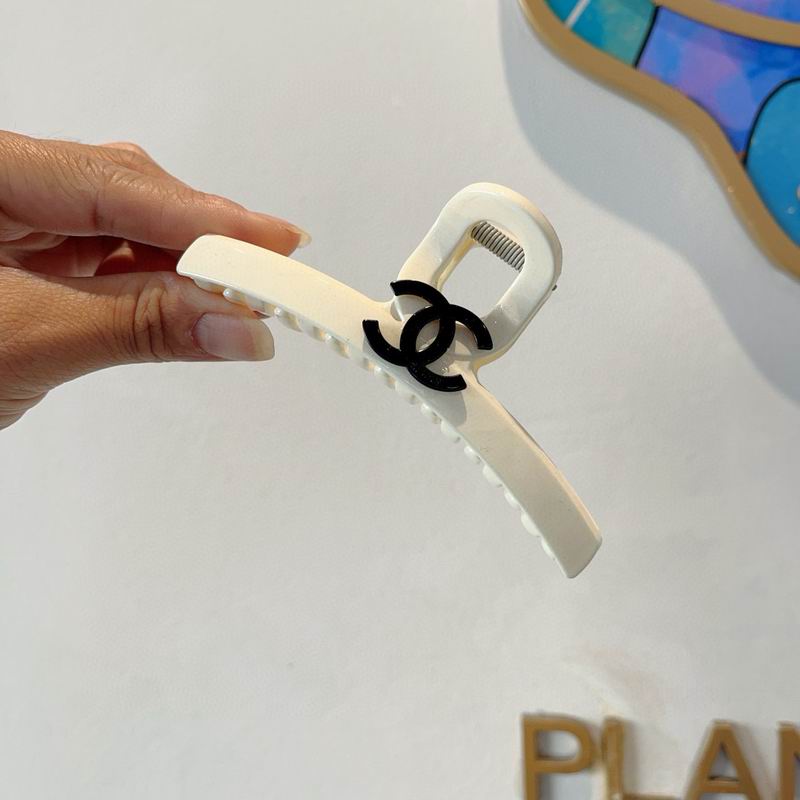 Chanel Hair Grab Clip hh (11)