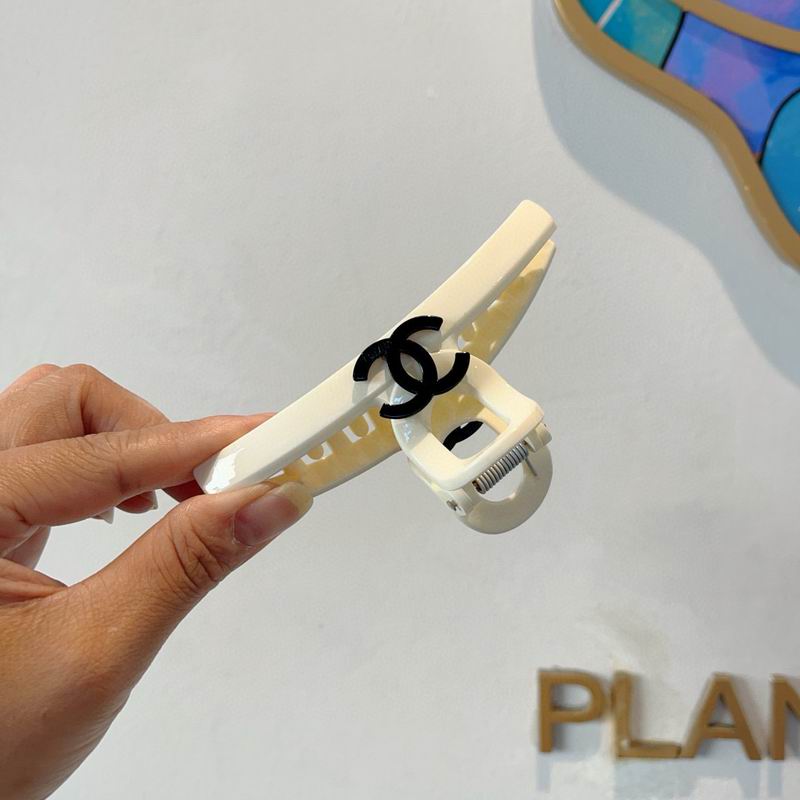 Chanel Hair Grab Clip hh (12)