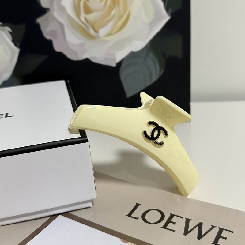 Chanel Hair Grab Clip hh (132)