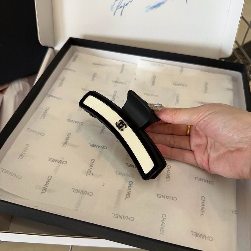 Chanel Hair Grab Clip hh (154)
