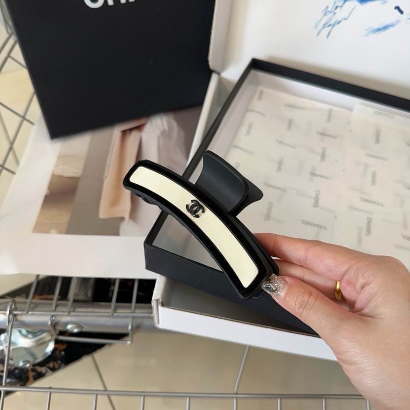 Chanel Hair Grab Clip hh (157)
