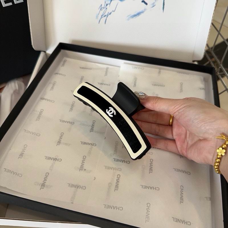Chanel Hair Grab Clip hh (160)
