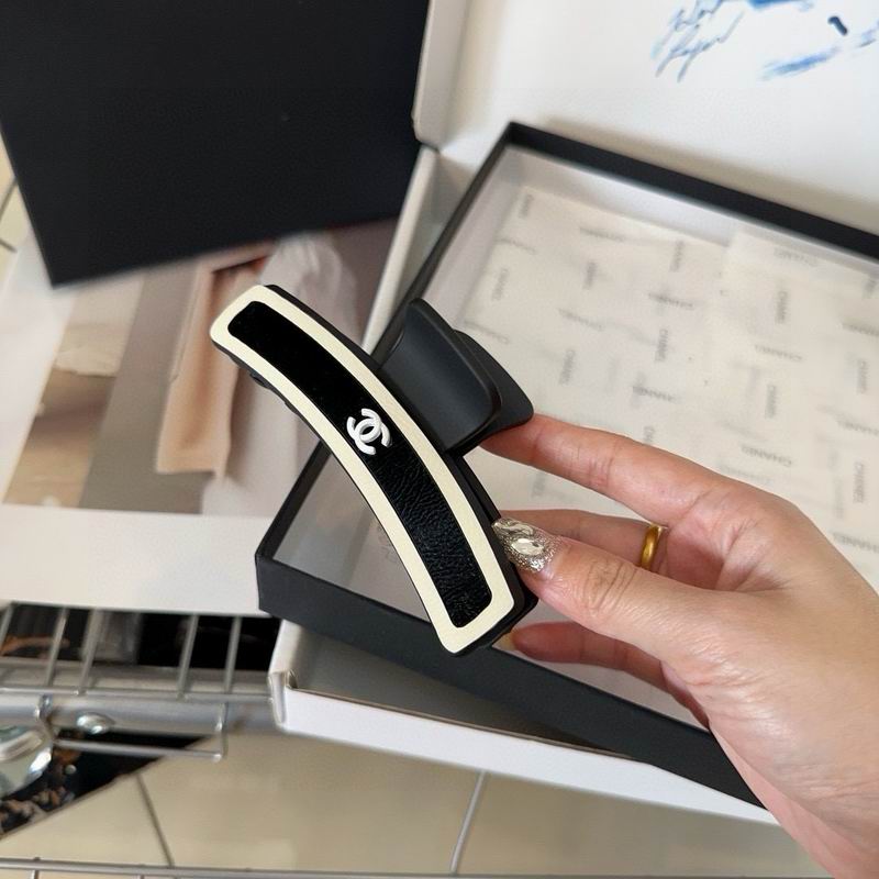 Chanel Hair Grab Clip hh (163)