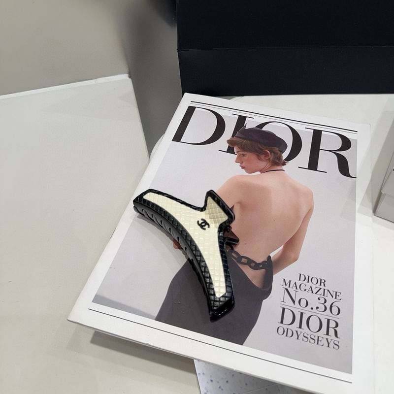 Chanel Hair Grab Clip hh (192)