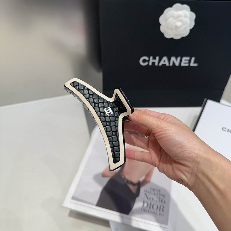 Chanel Hair Grab Clip hh (200)