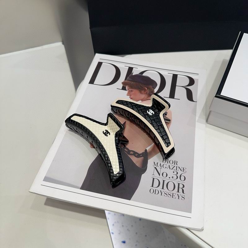 Chanel Hair Grab Clip hh (201)