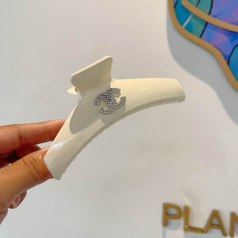 Chanel Hair Grab Clip hh (26)