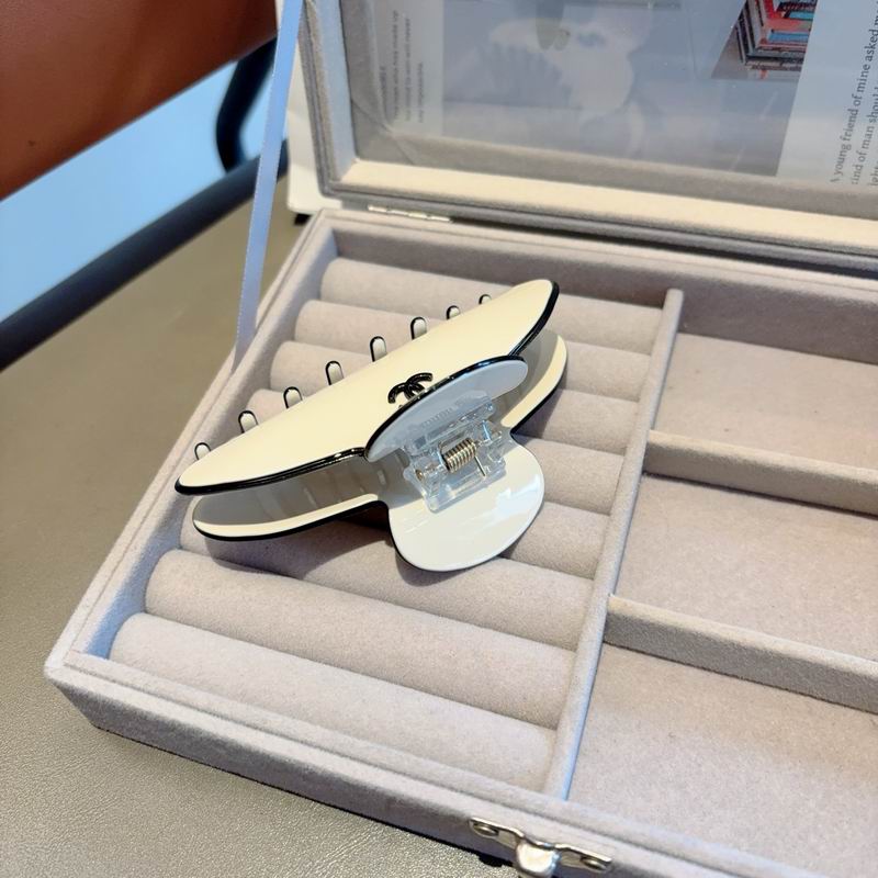 Chanel Hair Grab Clip hh (57)