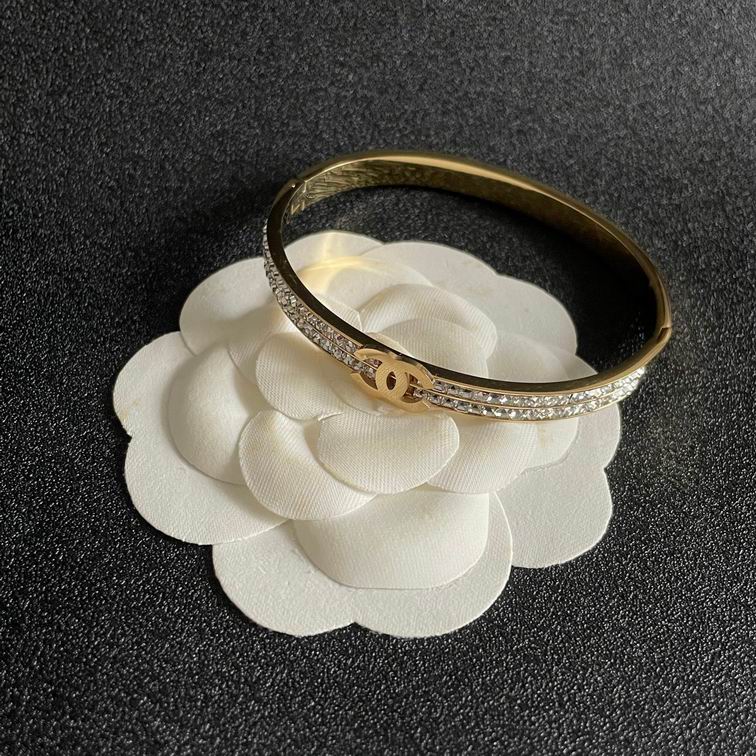 Chanel bracelet 12lyh46 (1)