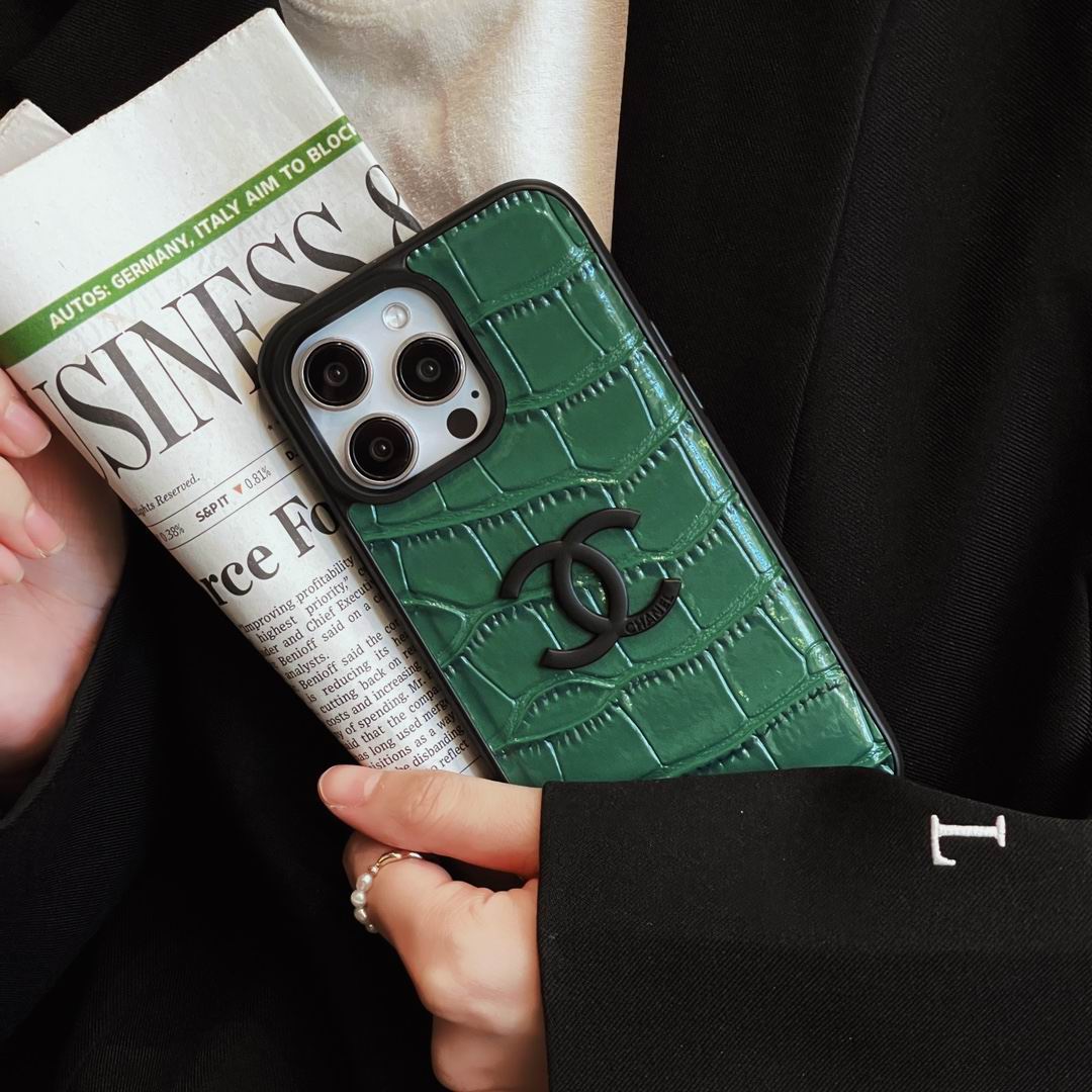 Chanel phone shell  (3)