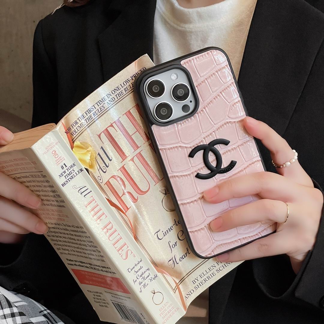 Chanel phone shell  (4)