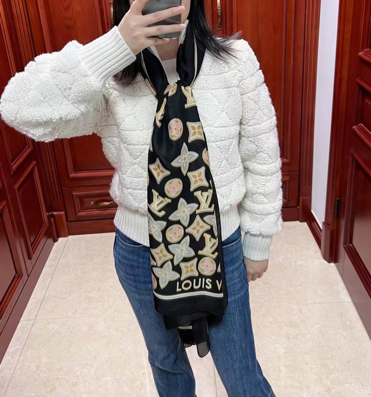 Chanel silk scarf 180X90cm E11 (5)