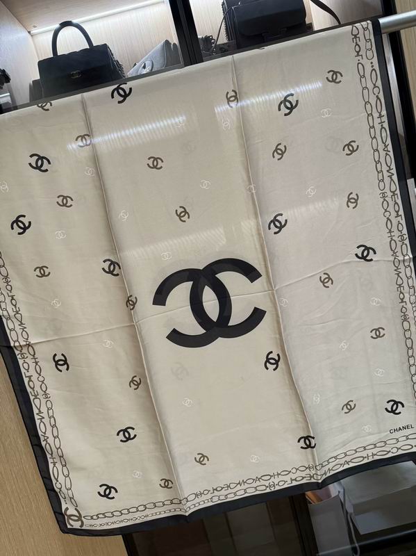 Chanel silk scarf 180X90cm E29 (2)