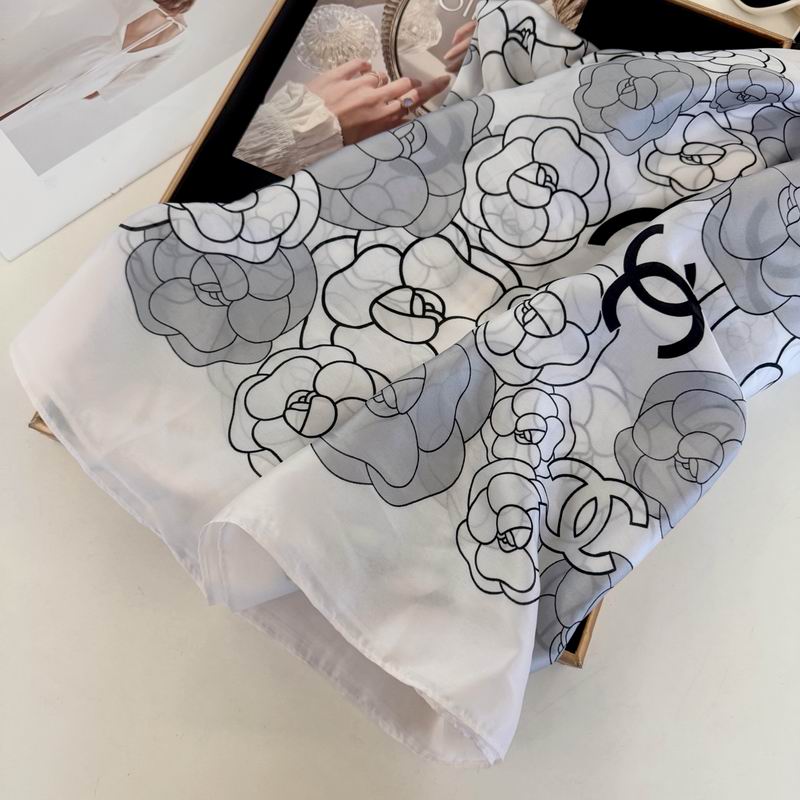 Chanel silk scarf 90-180cm E12 (10)