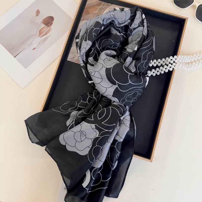 Chanel silk scarf 90-180cm E12 (7)