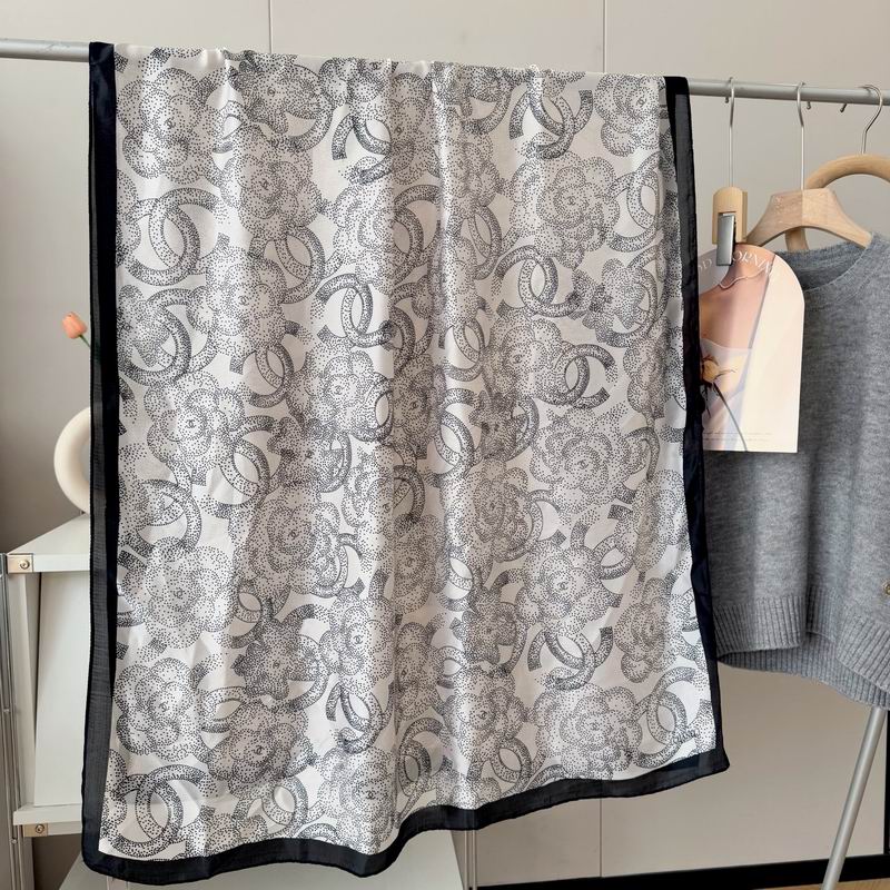 Chanel silk scarf 90-180cm E14 (12)