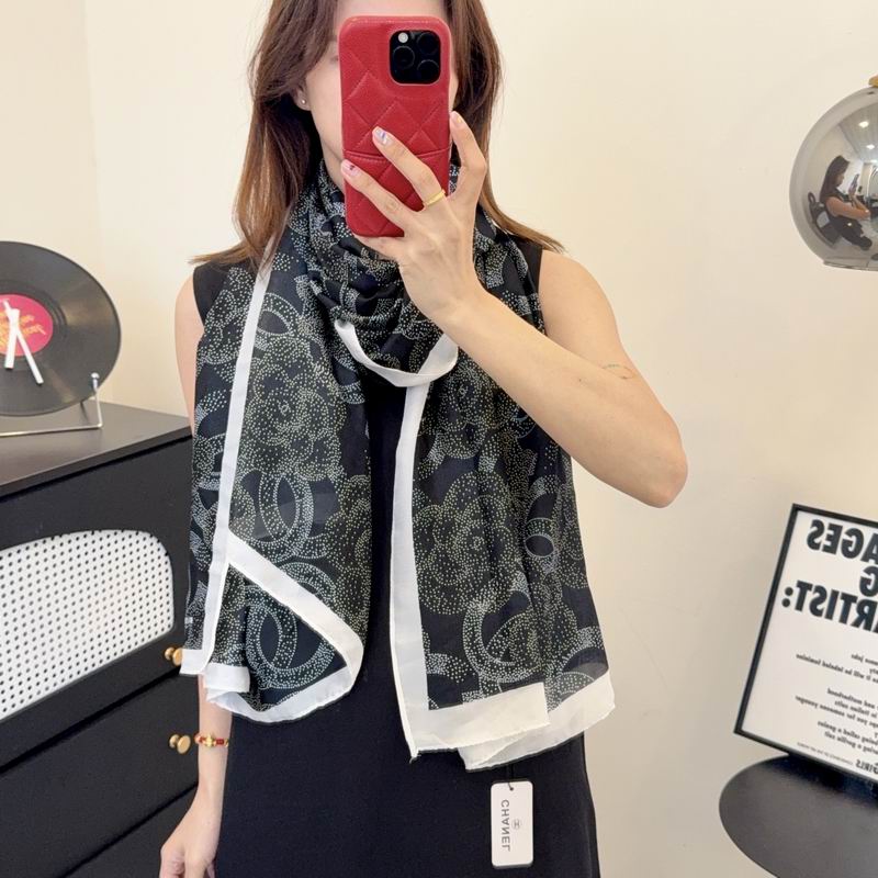 Chanel silk scarf 90-180cm E14 (2)