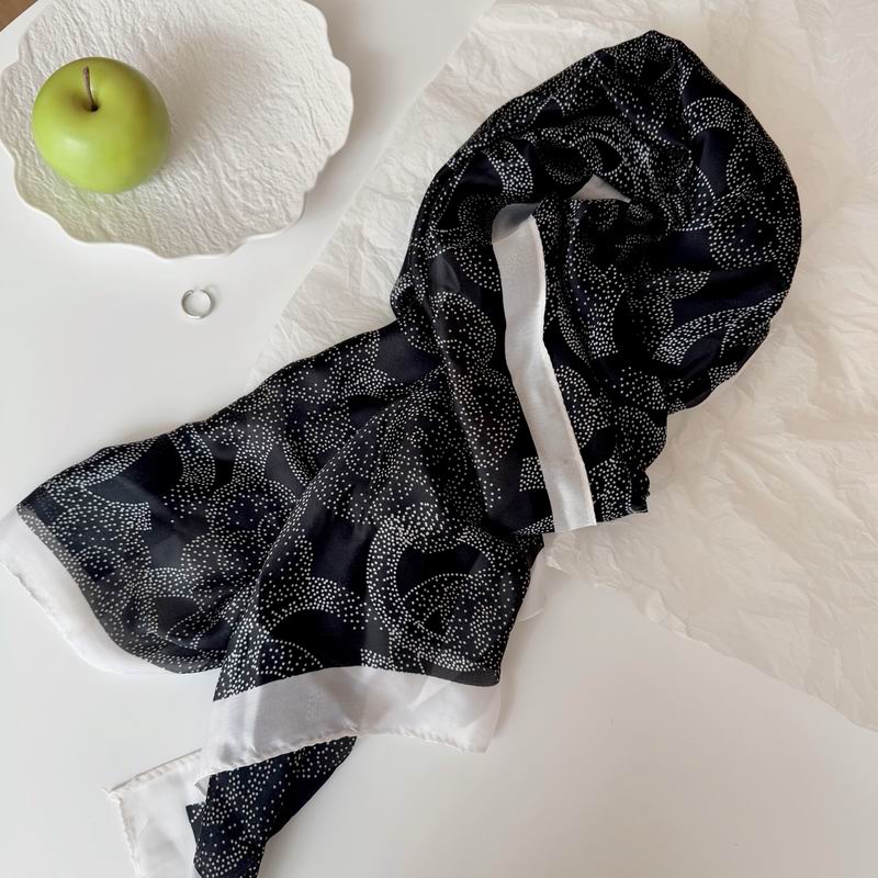 Chanel silk scarf 90-180cm E14 (6)