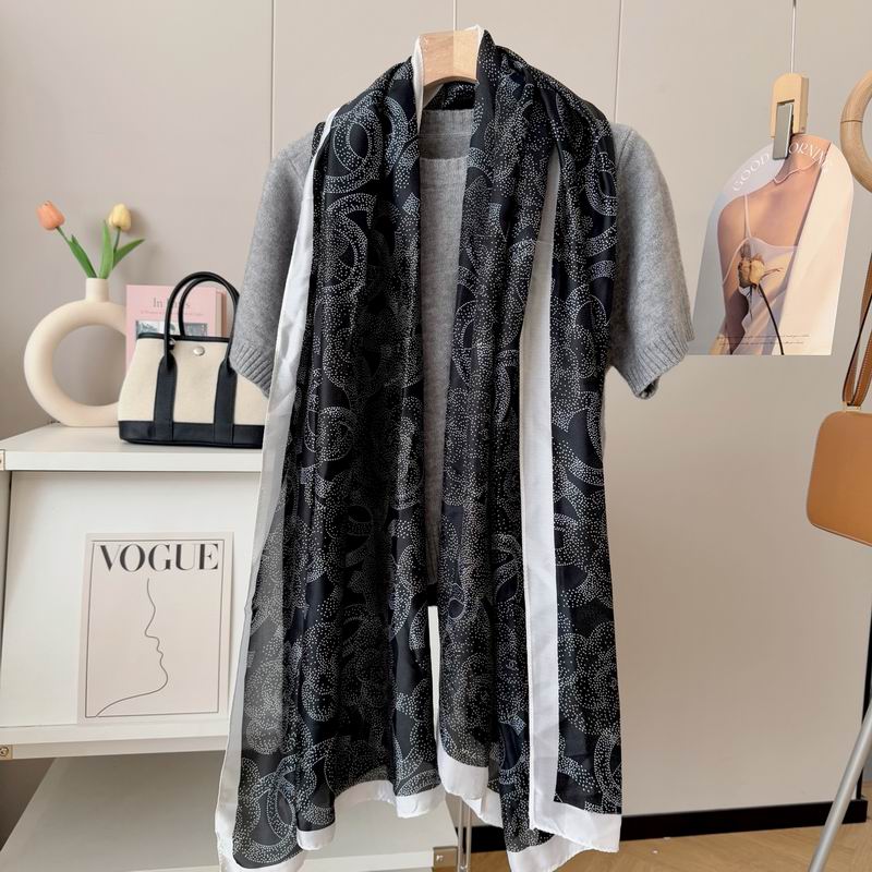 Chanel silk scarf 90-180cm E14 (7)