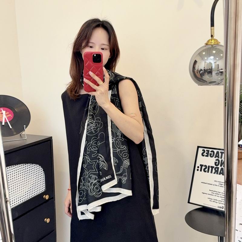 Chanel silk scarf 90-180cm E15 (3)