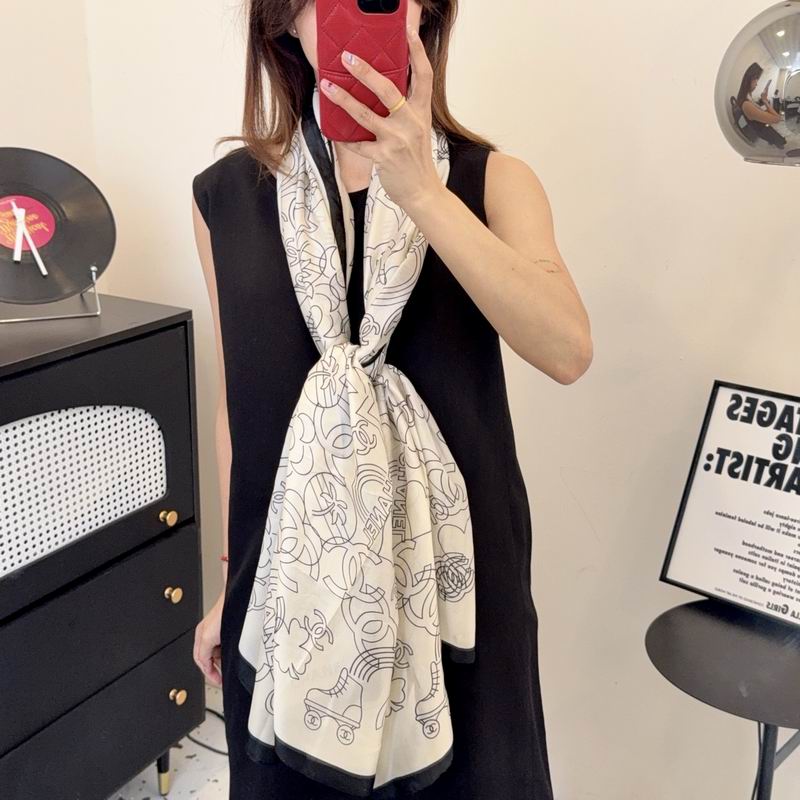 Chanel silk scarf 90-180cm E15 (7)