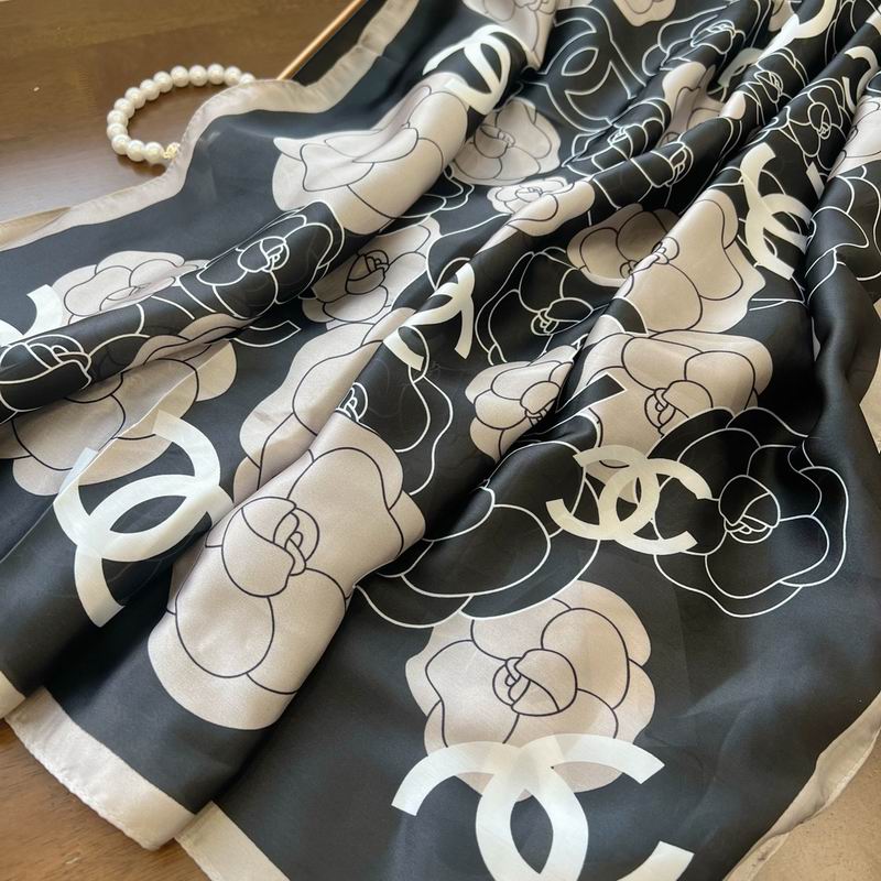 Chanel silk scarf 90-180cm E28 (11)