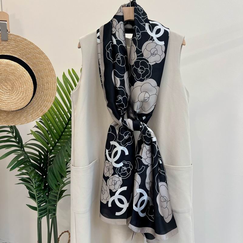 Chanel silk scarf 90-180cm E28 (14)