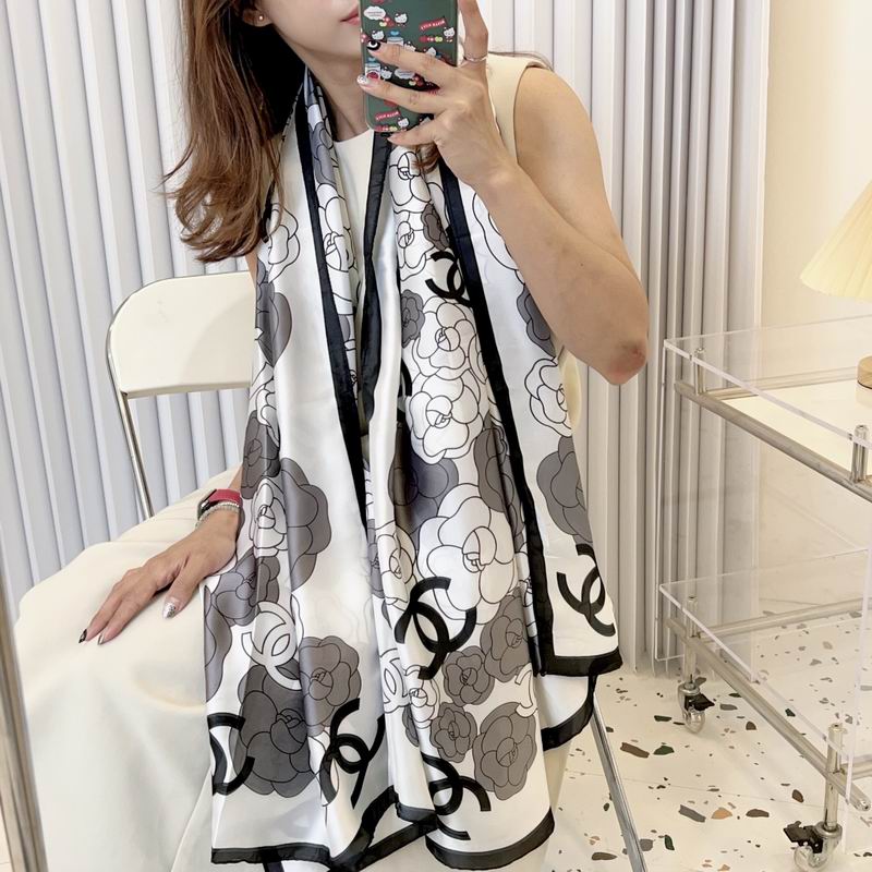 Chanel silk scarf 90-180cm E28 (2)