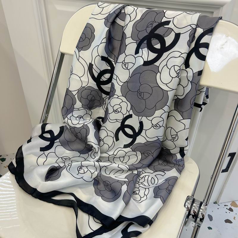 Chanel silk scarf 90-180cm E28 (5)