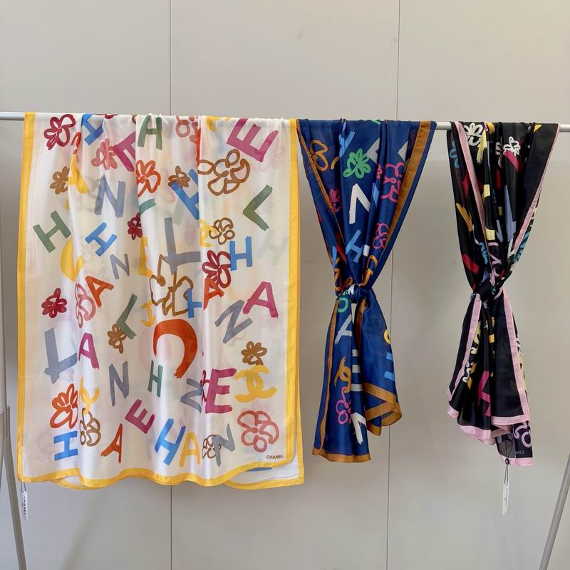 Chanel silk scarf 90-180cm E39 (1)