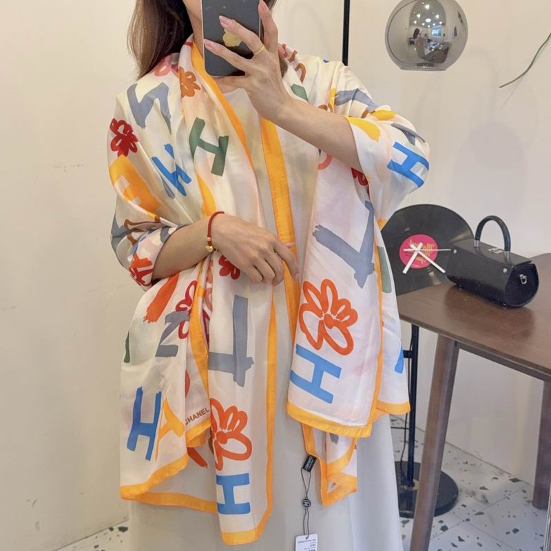 Chanel silk scarf 90-180cm E39 (3)