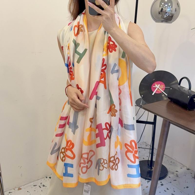 Chanel silk scarf 90-180cm E39 (4)