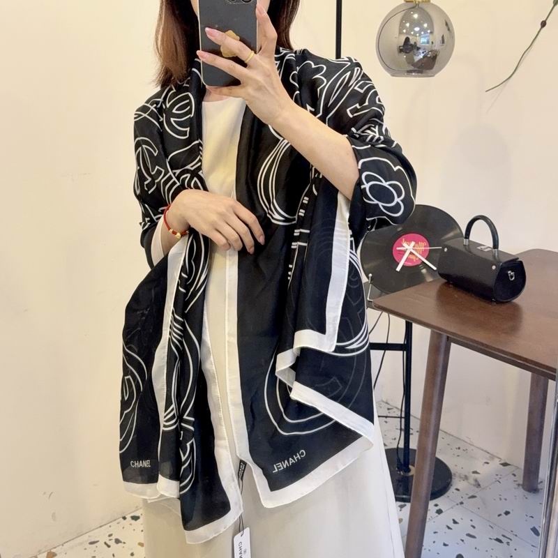 Chanel silk scarf 90-180cm E40 (4)