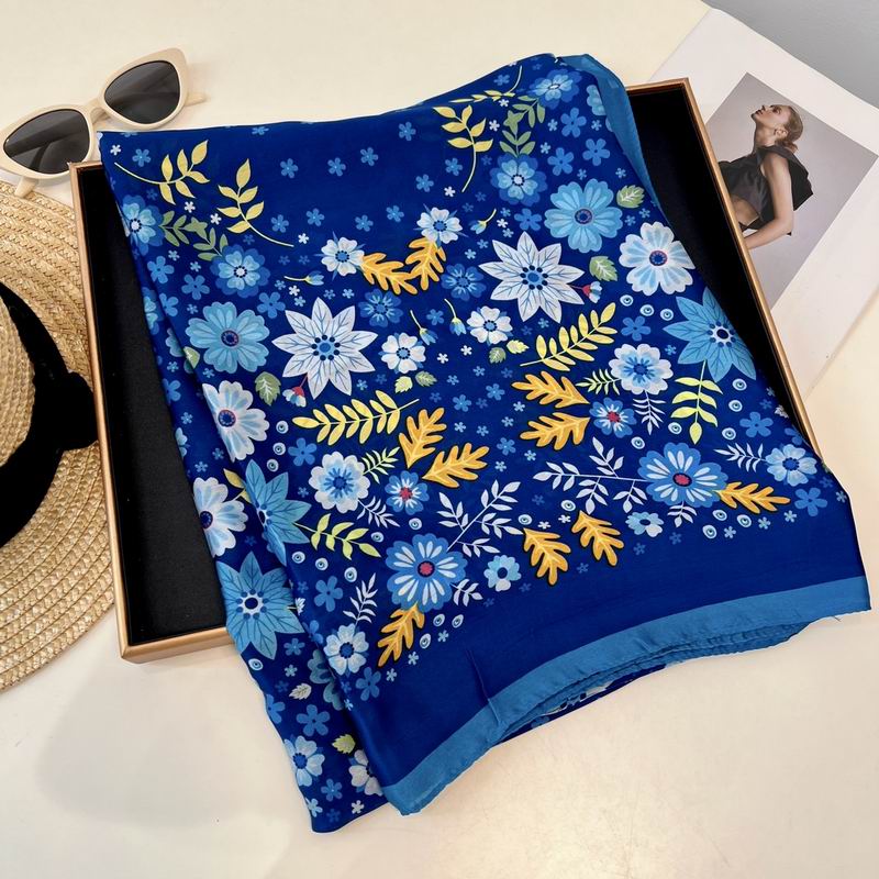 Chanel silk scarf 90-180cm E42 (15)