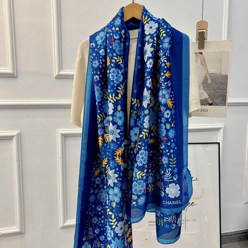 Chanel silk scarf 90-180cm E42 (20)