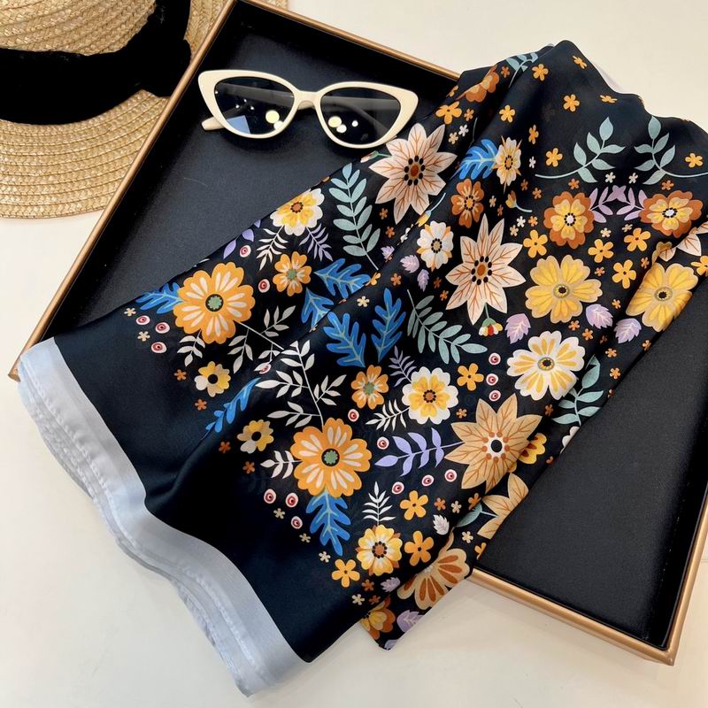 Chanel silk scarf 90-180cm E42 (9)