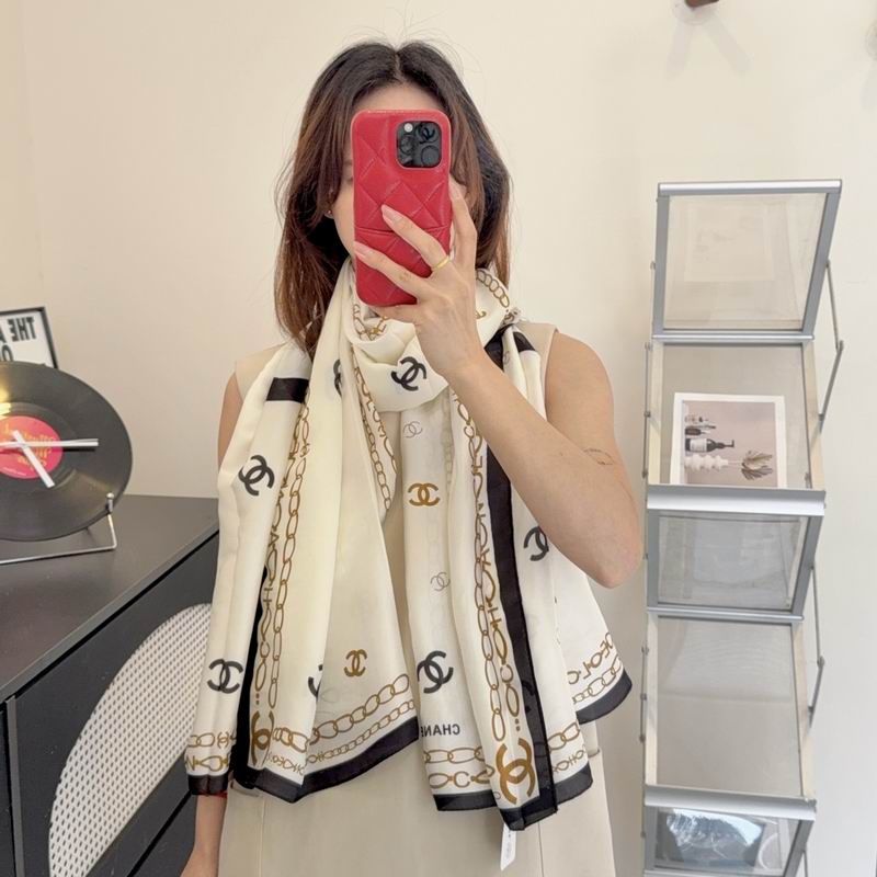 Chanel silk scarf 90-180cm E51 (14)