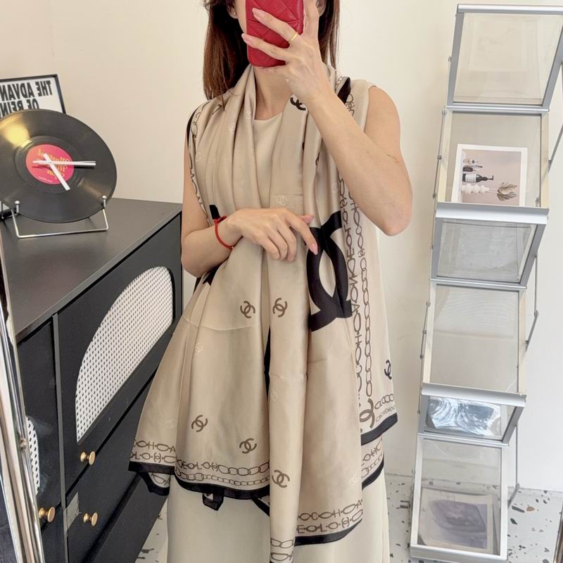 Chanel silk scarf 90-180cm E51 (2)