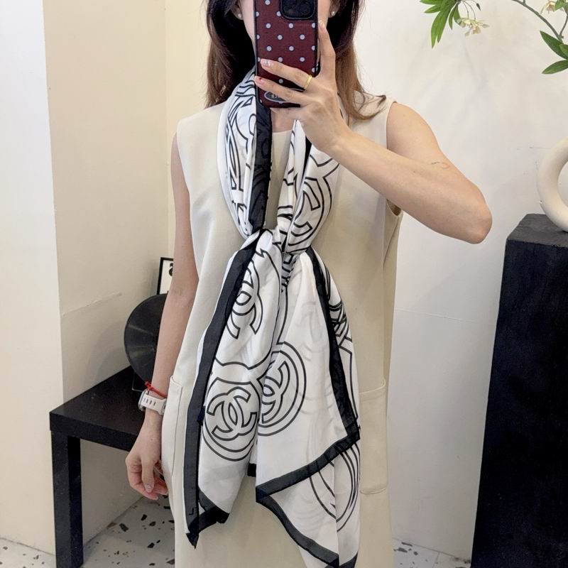 Chanel silk scarf 90-180cm E55 (2)