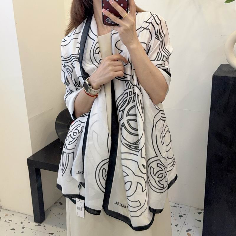 Chanel silk scarf 90-180cm E55 (3)