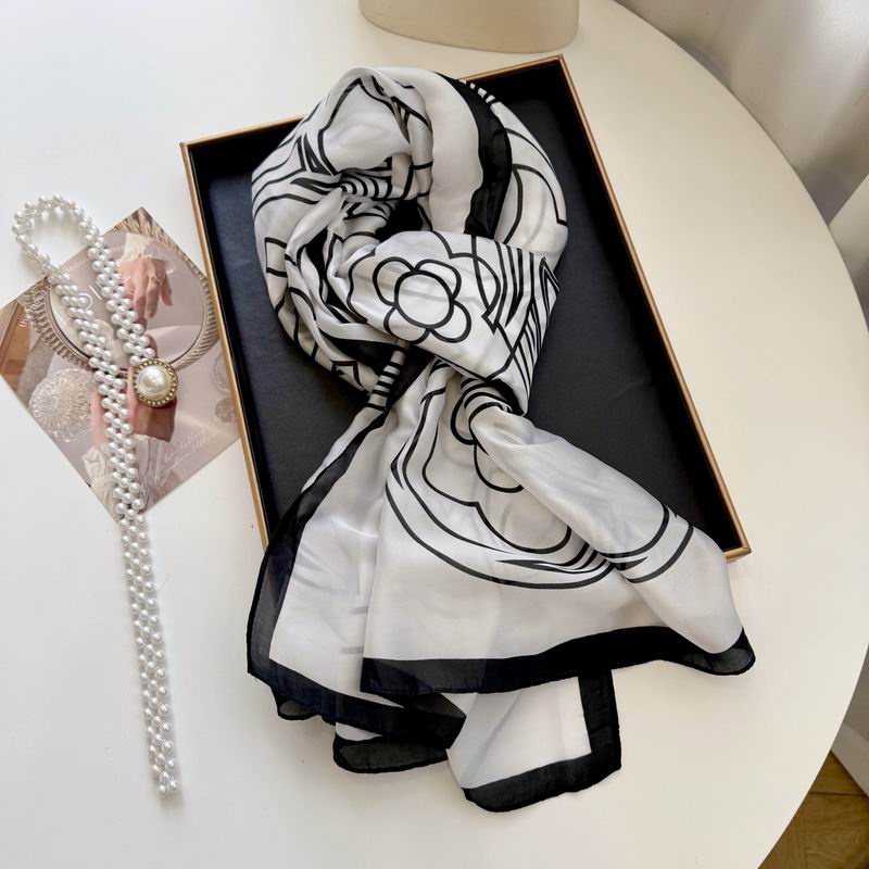 Chanel silk scarf 90-180cm E55 (5)