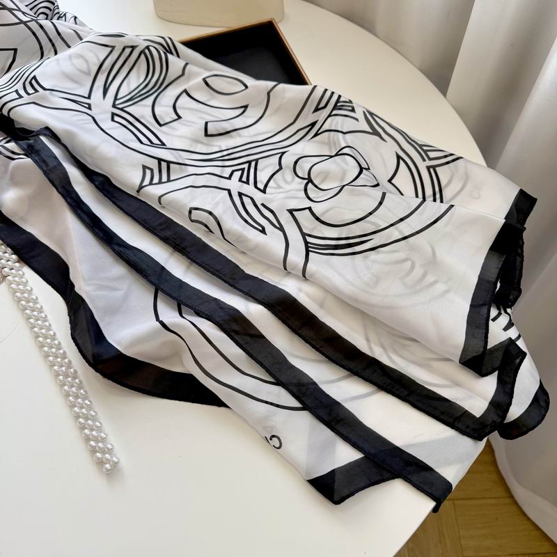 Chanel silk scarf 90-180cm E55 (6)