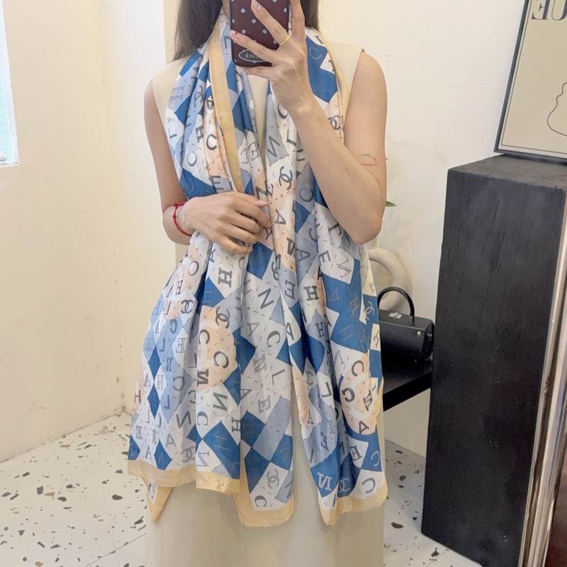 Chanel silk scarf 90-180cm E57 (10)
