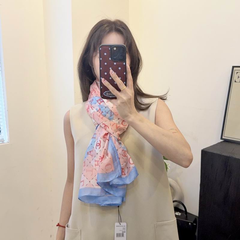 Chanel silk scarf 90-180cm E57 (7)