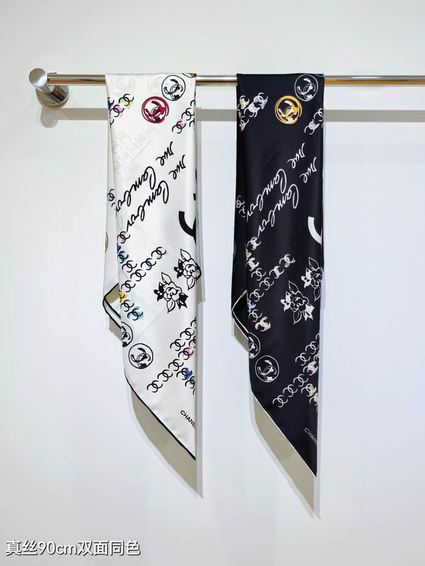 Chanel silk scarf 90X90cm E08 (1)