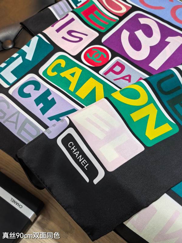 Chanel silk scarf 90X90cm E09 (15)