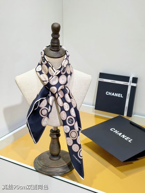 Chanel silk scarf 90X90cm E20 (1)